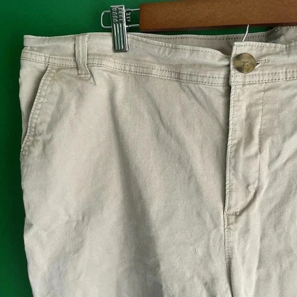 Old‎ Navy Khaki Pants Bootcut Size 20 GUC - Picture 2 of 4